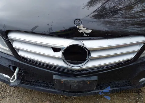 2012 Mercedes-Benz C 300 Sport 4Matic z USA, uszkodzony, nr VIN WDDGF8BB9CA605276